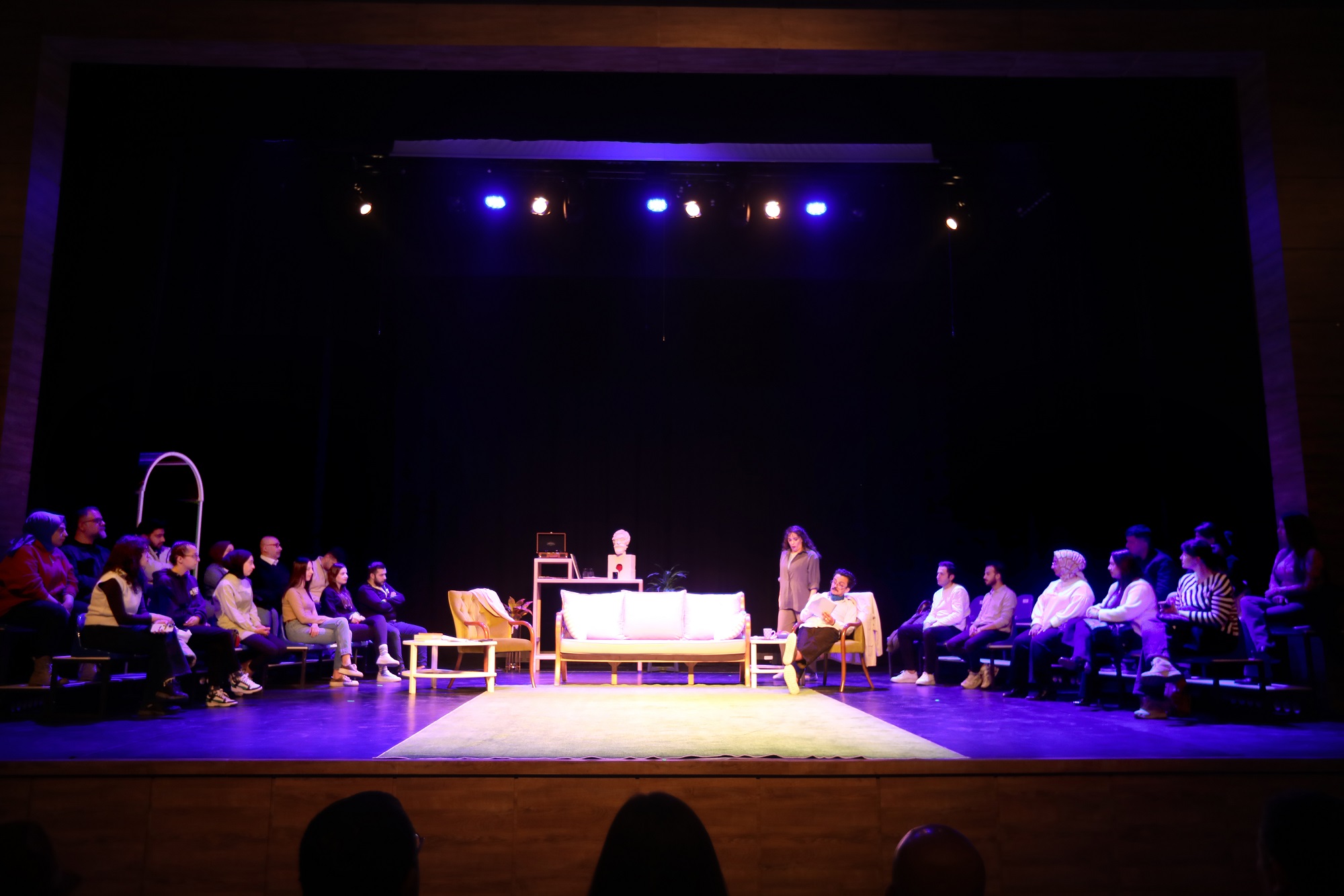 GAZİANTEP ŞEHİR TİYATROSU TOTEM FELSEFESİ OYUNU’NUN PRÖMİYERİNİ YAPTI