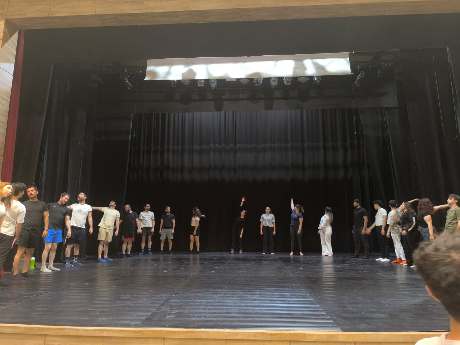 Tiyatro Sahninde Dans ve Hareket Atölyesi